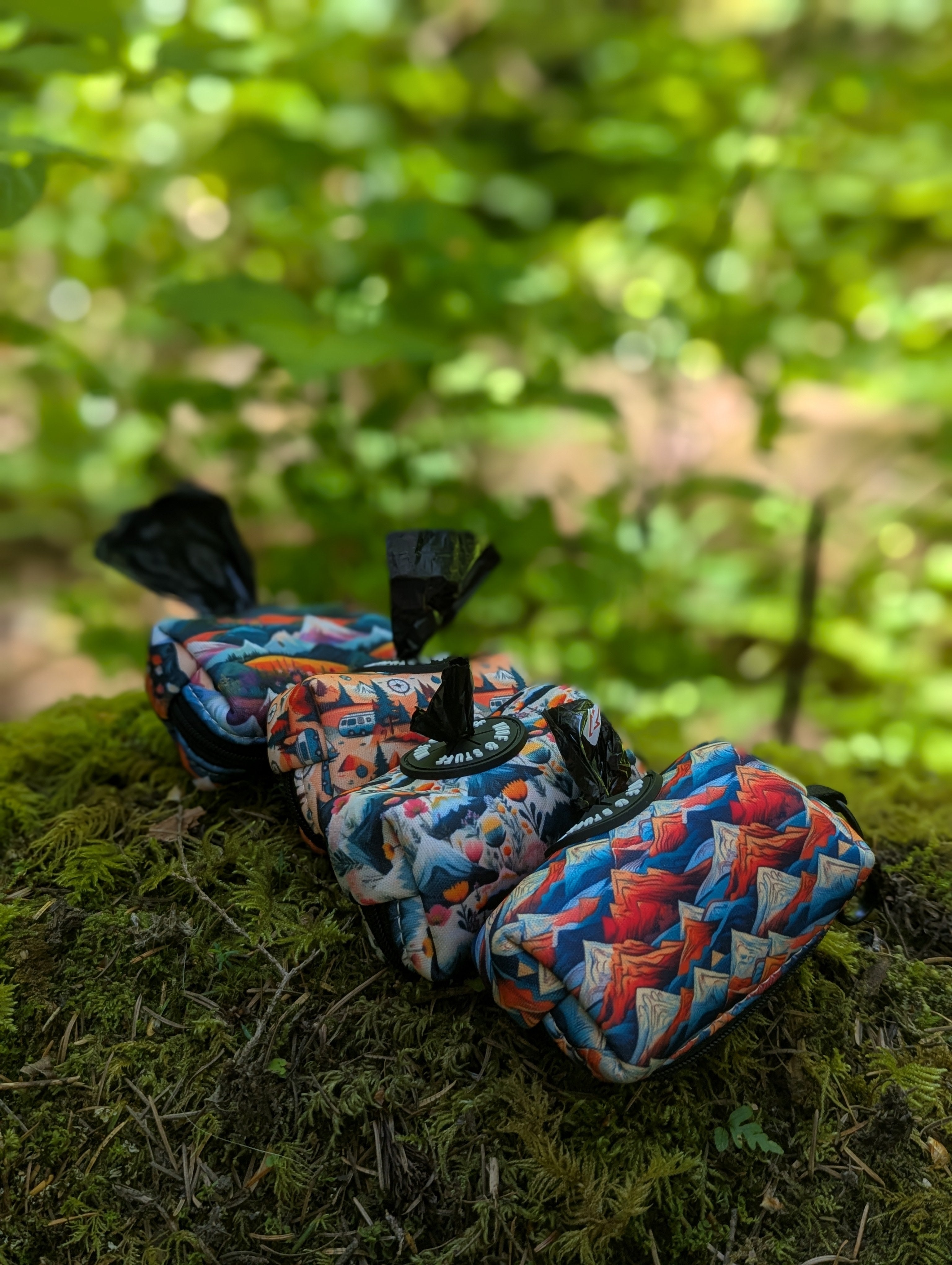 Le Distributeur de Sacs Twilight Summit – Distributeur de Sacs Éco-Stylé pour Chien | Woof & Stuff